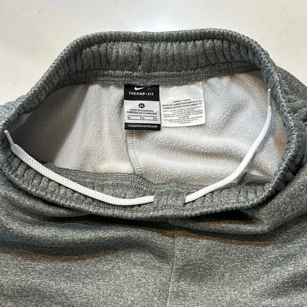 Nike Therma-Fit Gray Sweatpants - Size XL